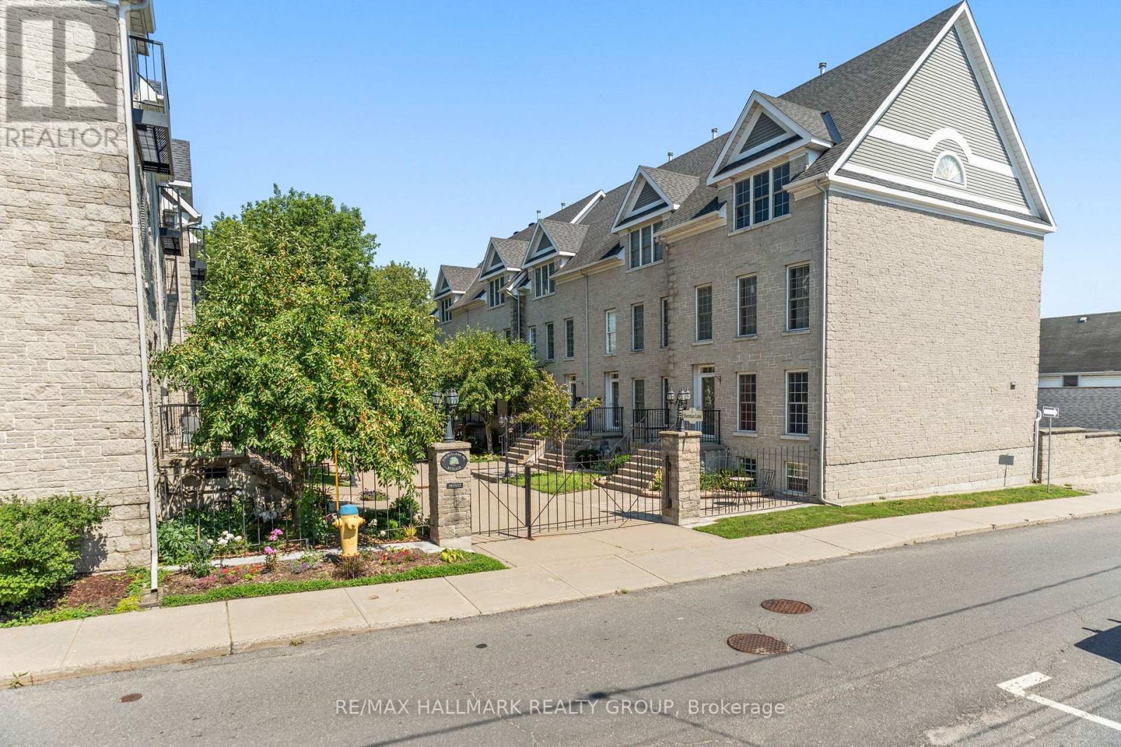 4 SHERMAN LANE - Image 42