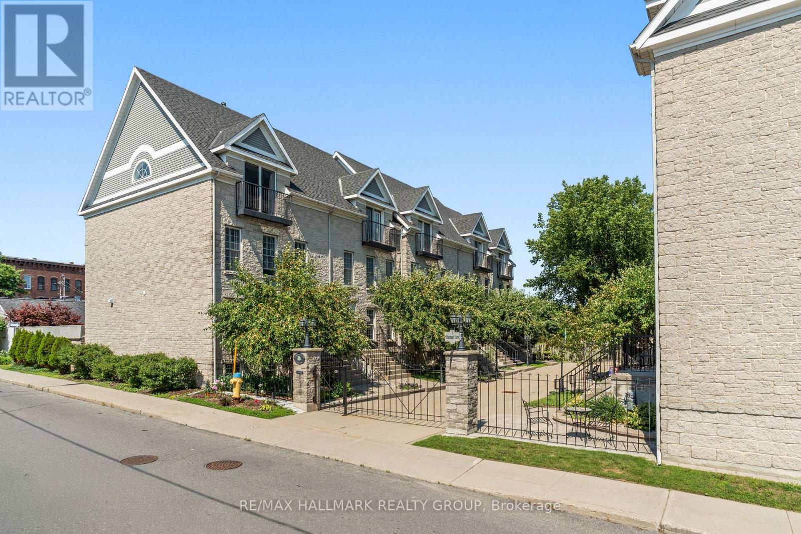 4 SHERMAN LANE - Image 43