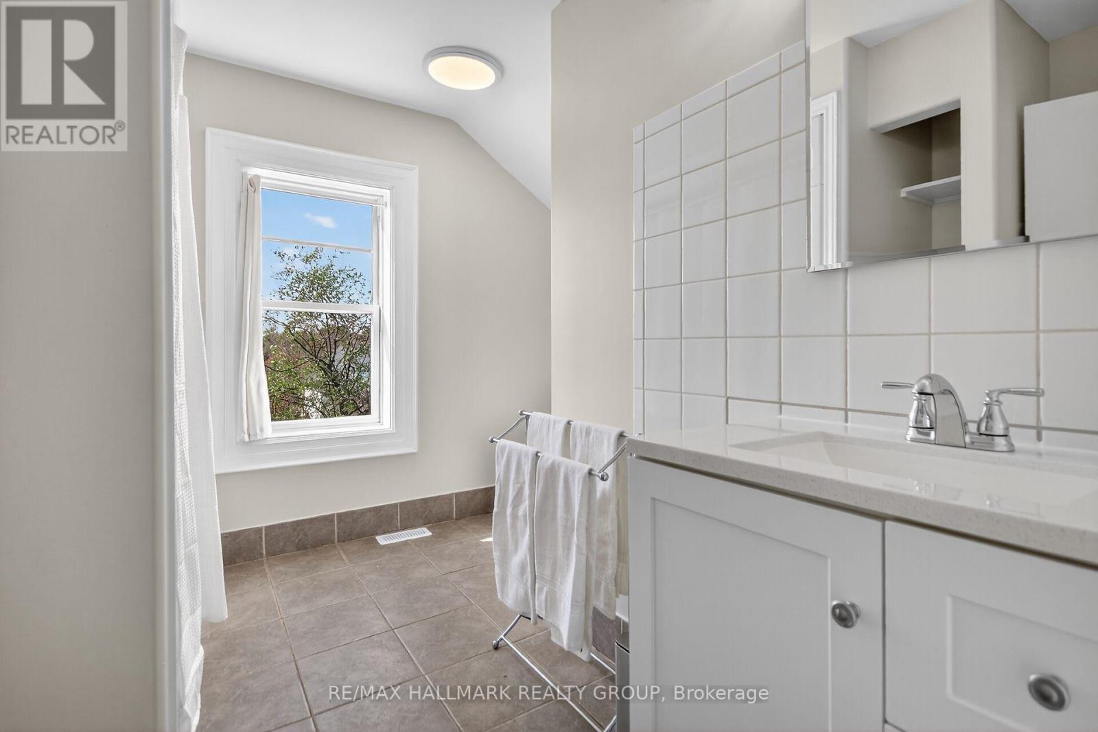 45 CARLETON STREET - Image 8