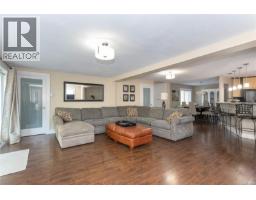 7318 Veyaness Rd, Central Saanich, BC V8M1M3 Photo 17