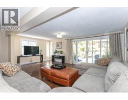 7318 Veyaness Rd, Central Saanich, BC V8M1M3 Photo 19