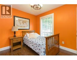 7318 Veyaness Rd, Central Saanich, BC V8M1M3 Photo 30