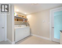 7318 Veyaness Rd, Central Saanich, BC V8M1M3 Photo 33