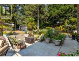 7318 Veyaness Rd, Central Saanich, BC V8M1M3 Photo 37