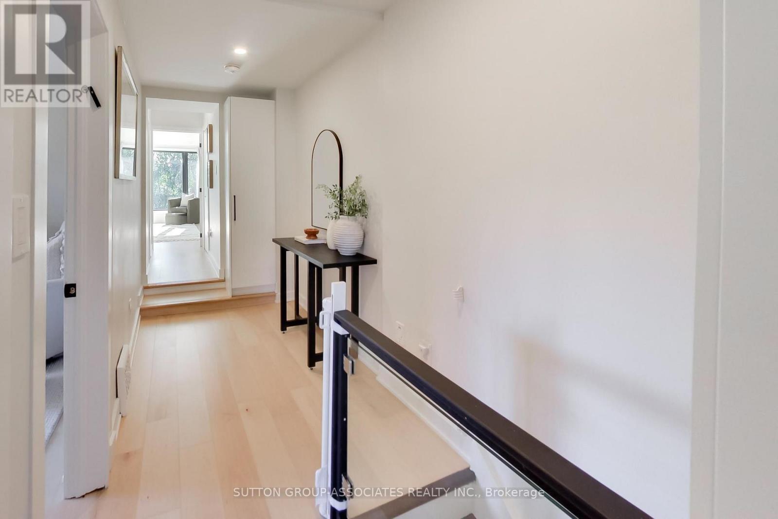 10 WINNETT AVENUE - Image 17