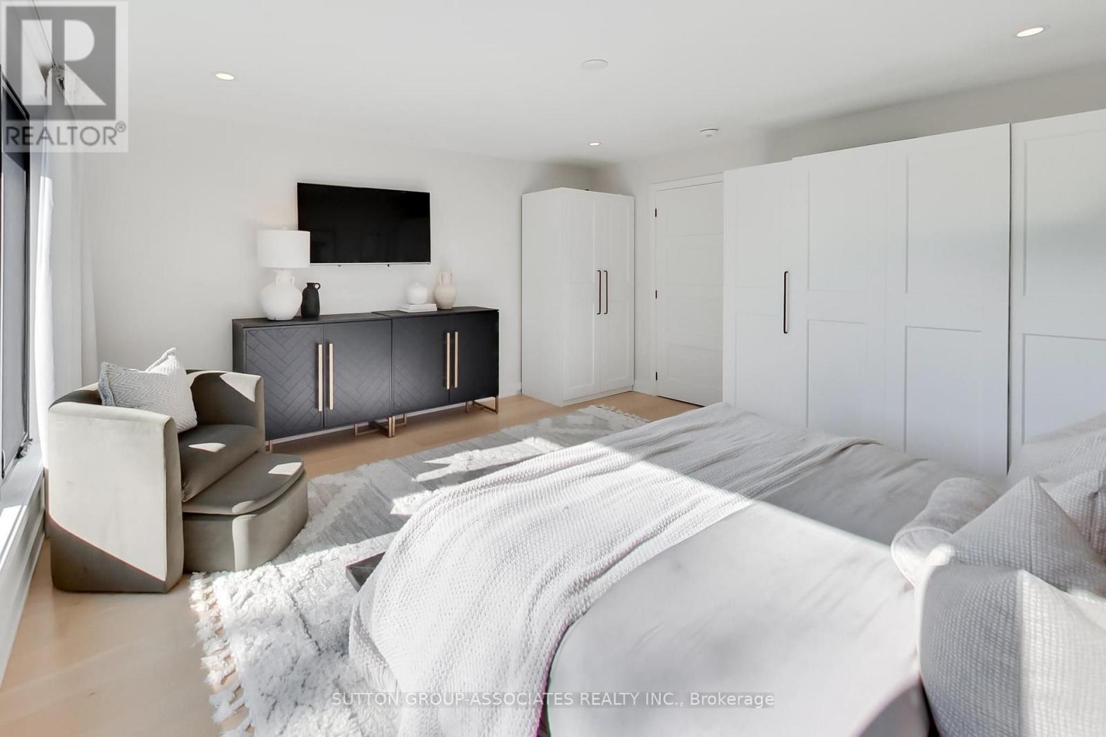 10 WINNETT AVENUE - Image 20