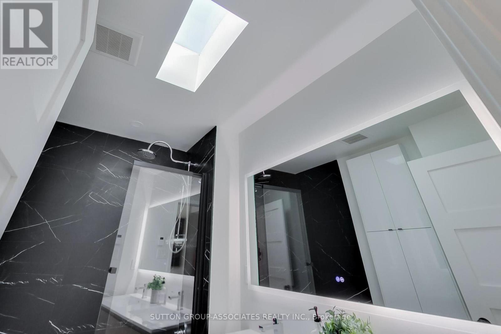 10 WINNETT AVENUE - Image 24