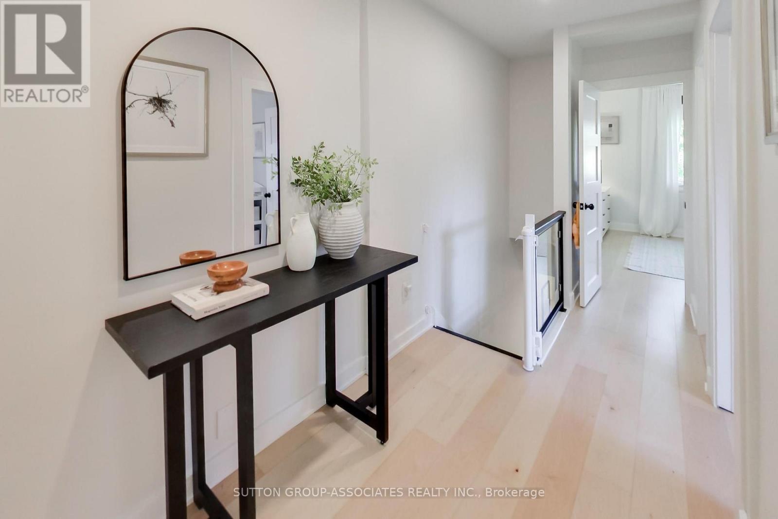 10 WINNETT AVENUE - Image 26