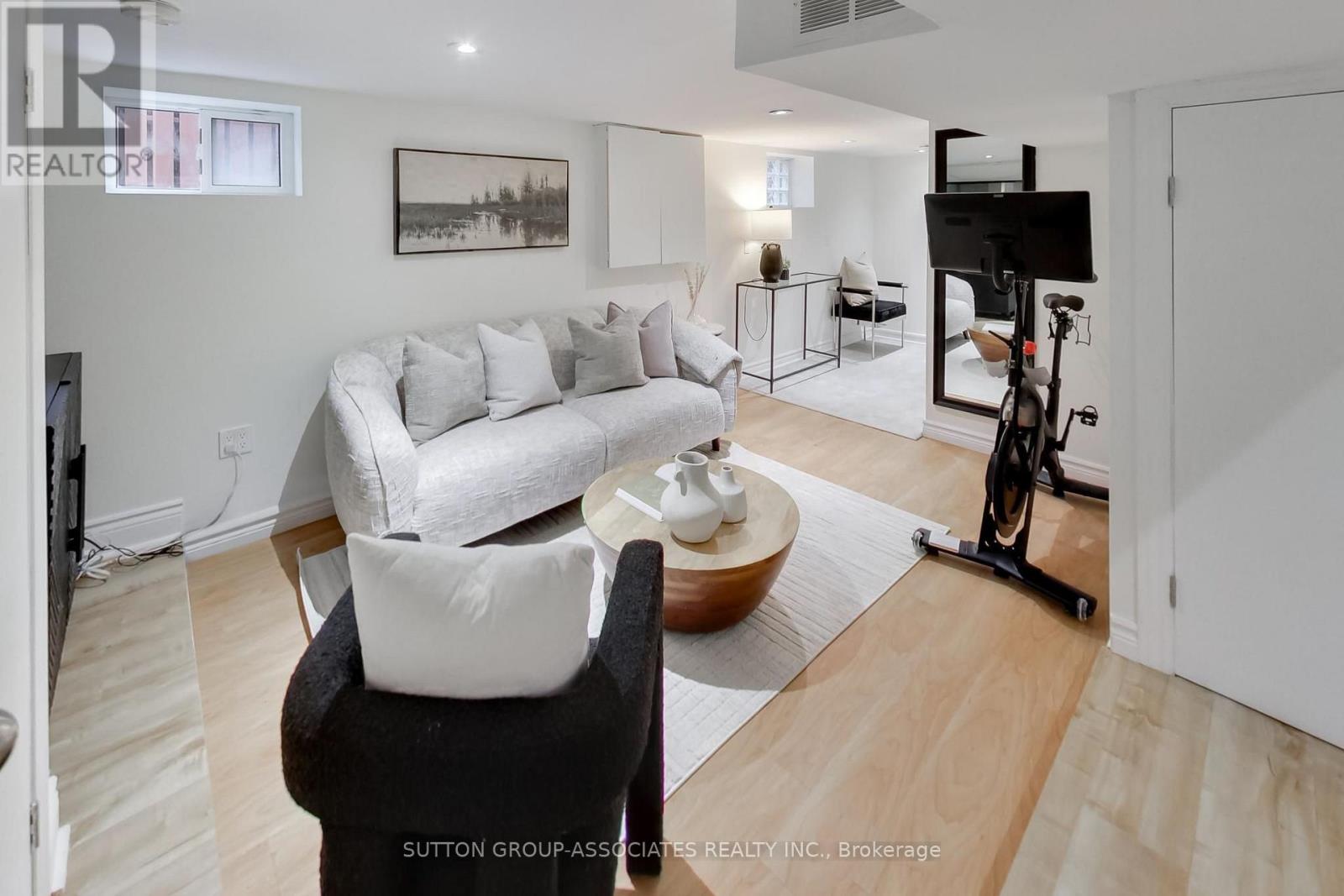10 WINNETT AVENUE - Image 38