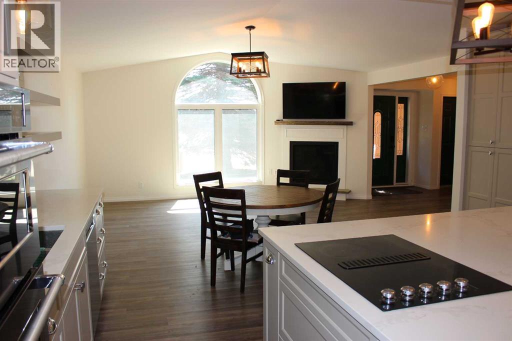 518 Maple Crescent - Image 5