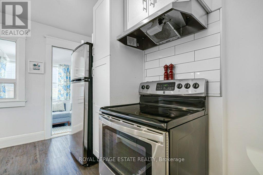 212 LAWLOR AVENUE - 16