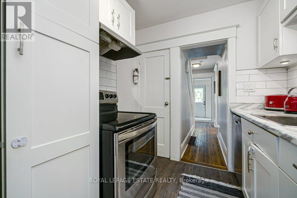 212 LAWLOR AVENUE - 18