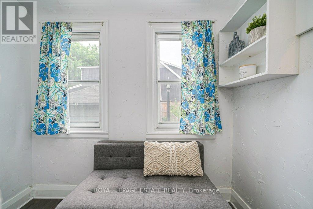 212 LAWLOR AVENUE - 20