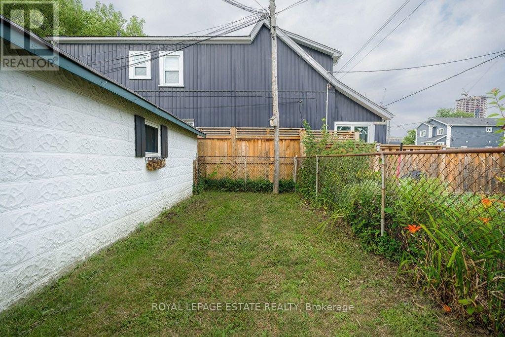 212 LAWLOR AVENUE - 41
