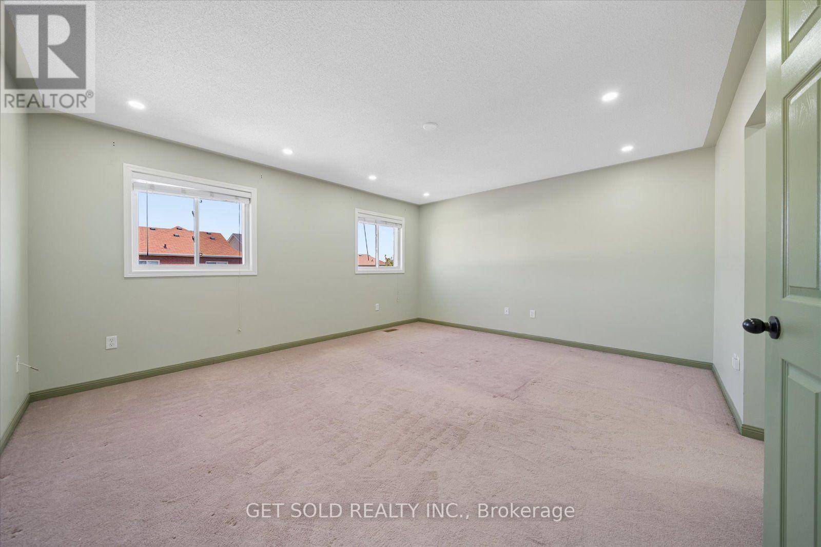 122 MEDLAND AVENUE - 32