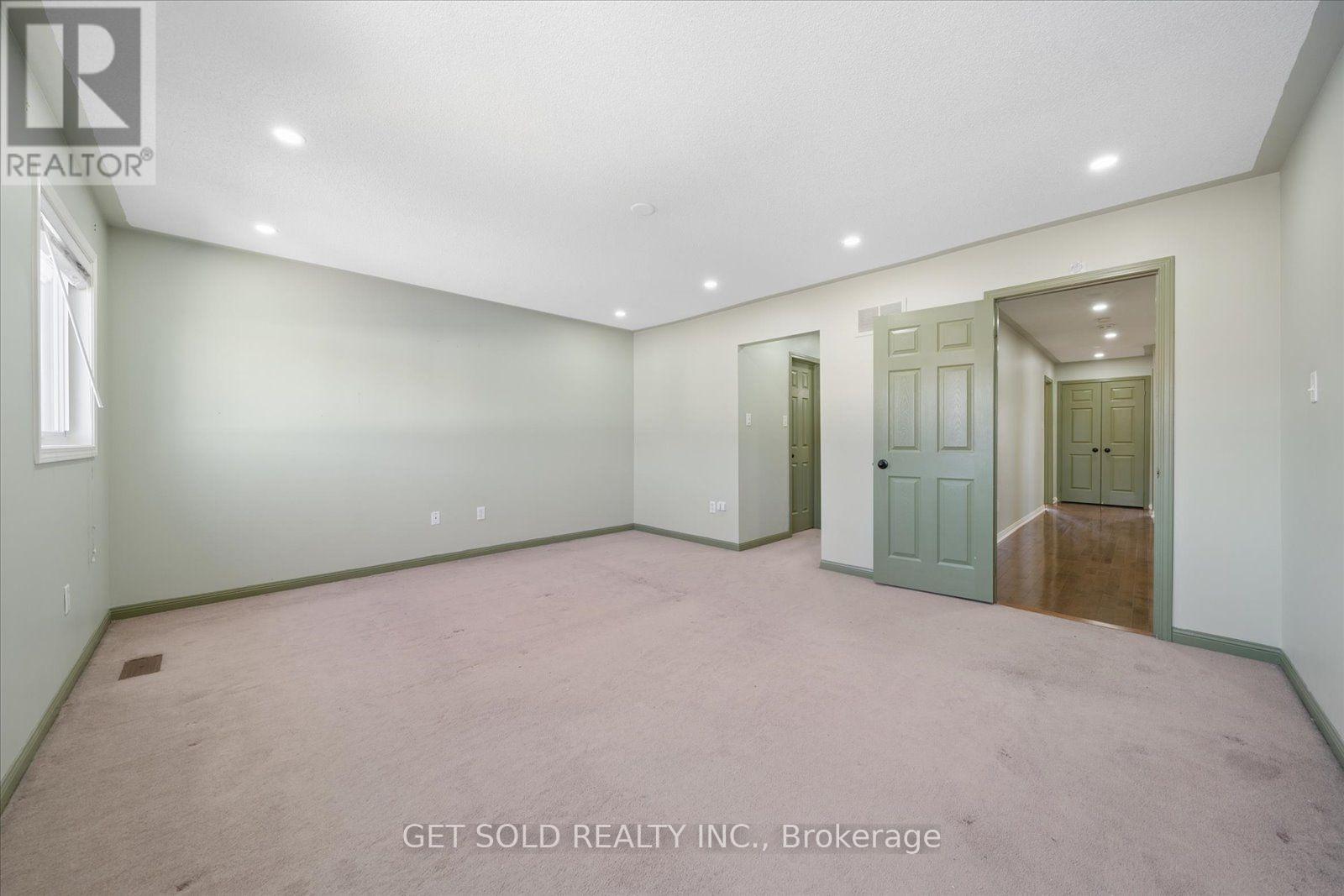 122 MEDLAND AVENUE - 33