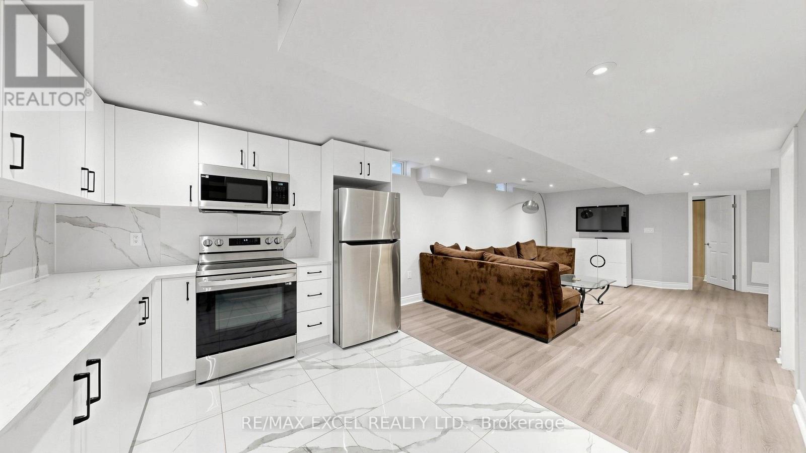 29 BENTWOOD CRESCENT - 44