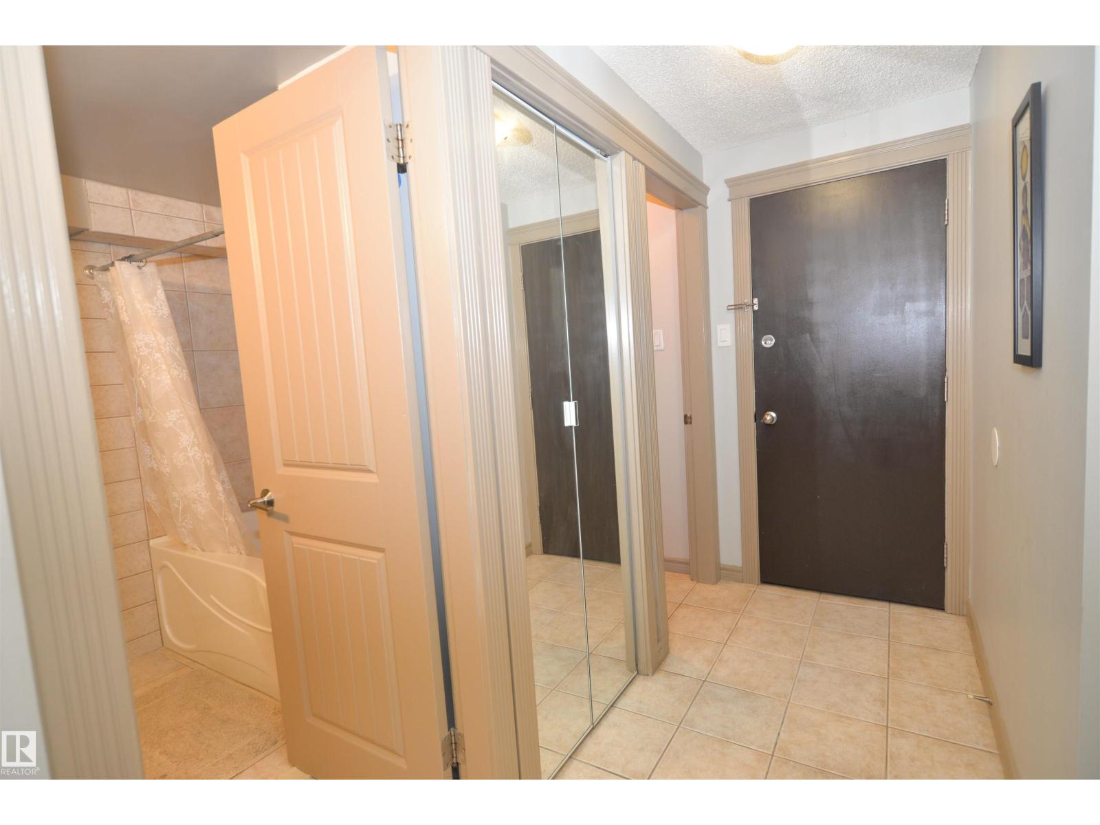 #1 10710 84 AV NW - 23