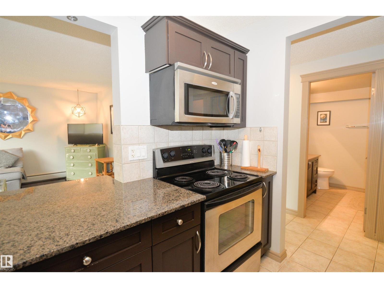 #1 10710 84 AV NW - Image 12