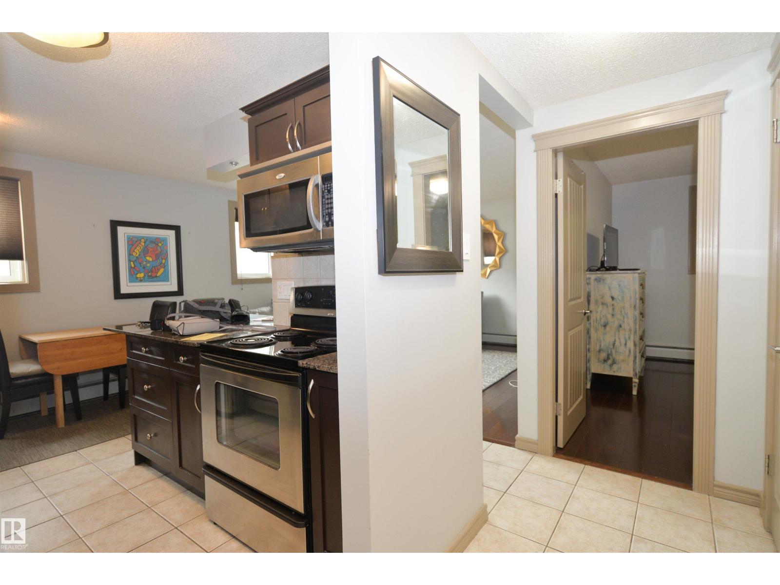 #1 10710 84 AV NW - 14