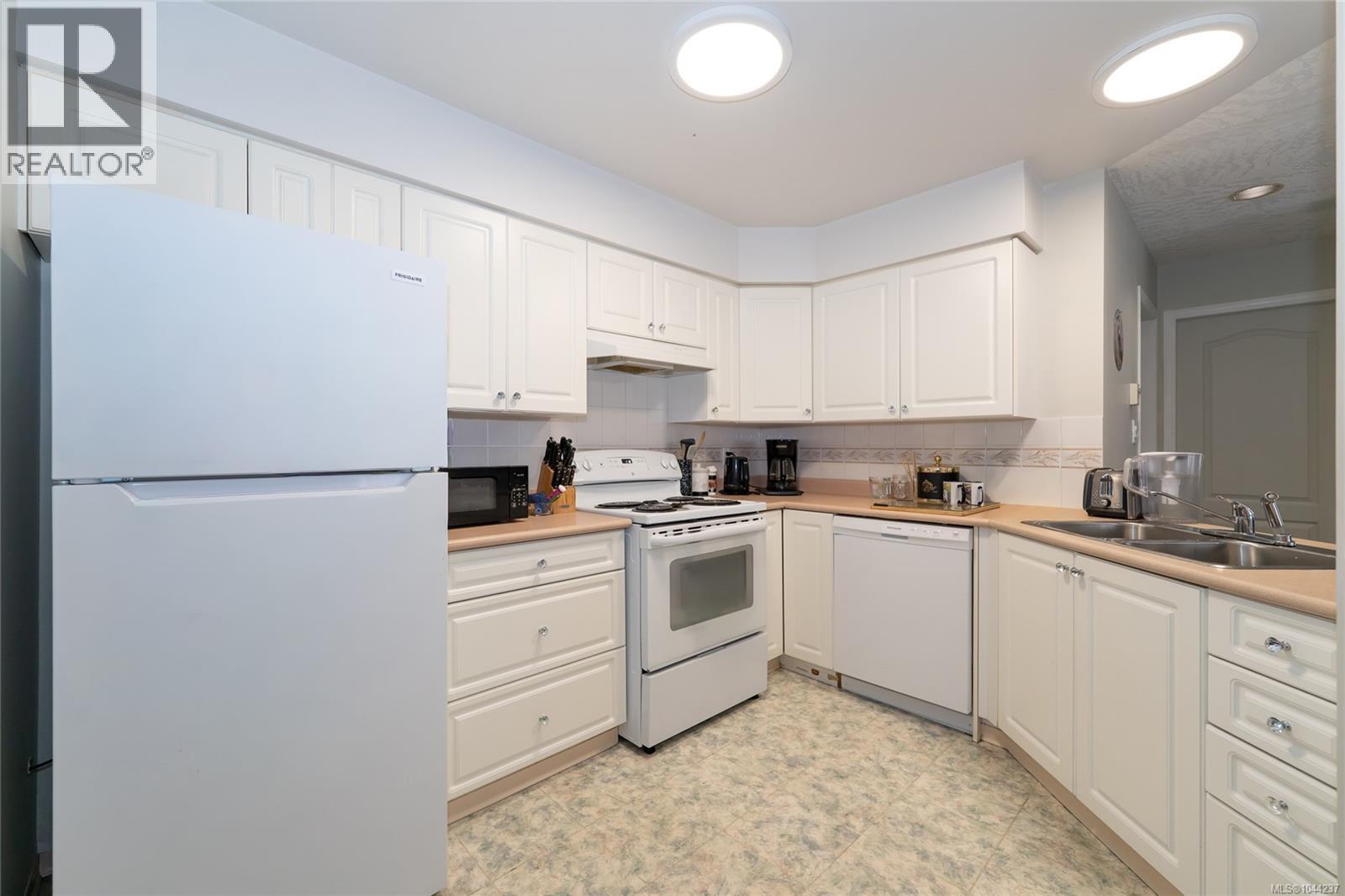 #203A 3000 Oak St - 12