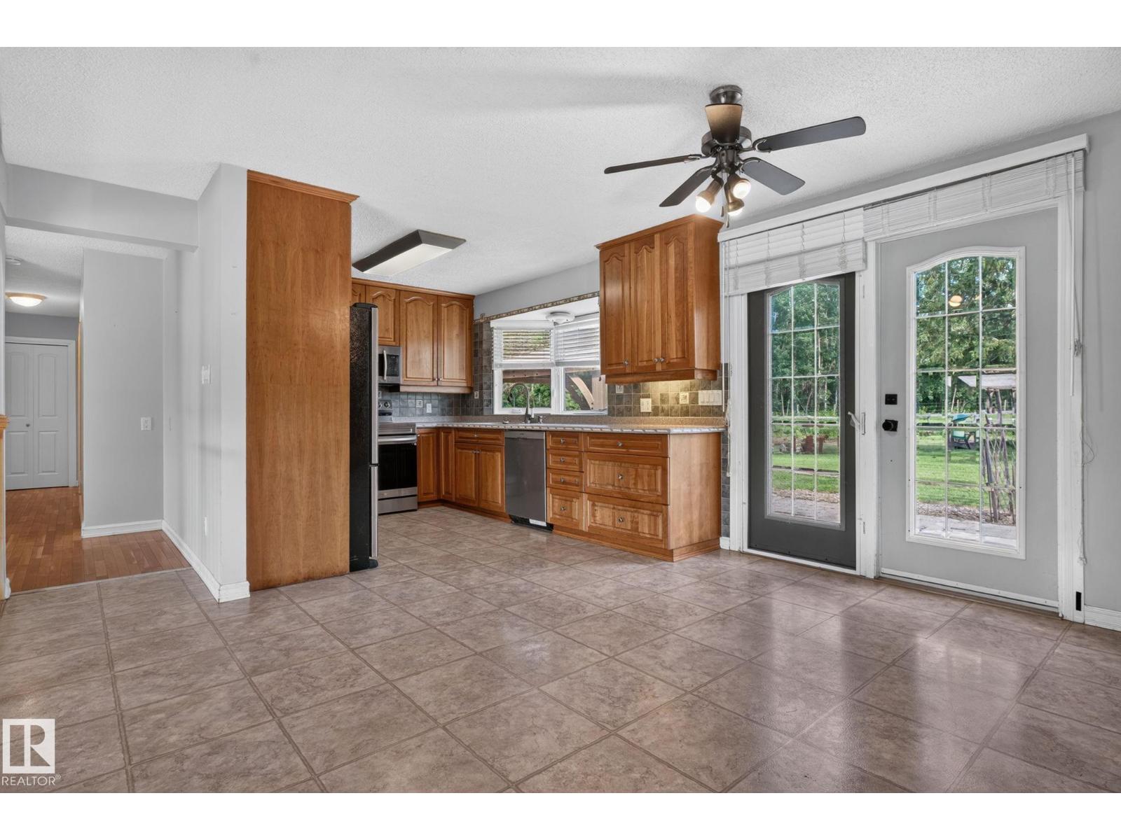 #25 52561 RGE ROAD 214 - 10