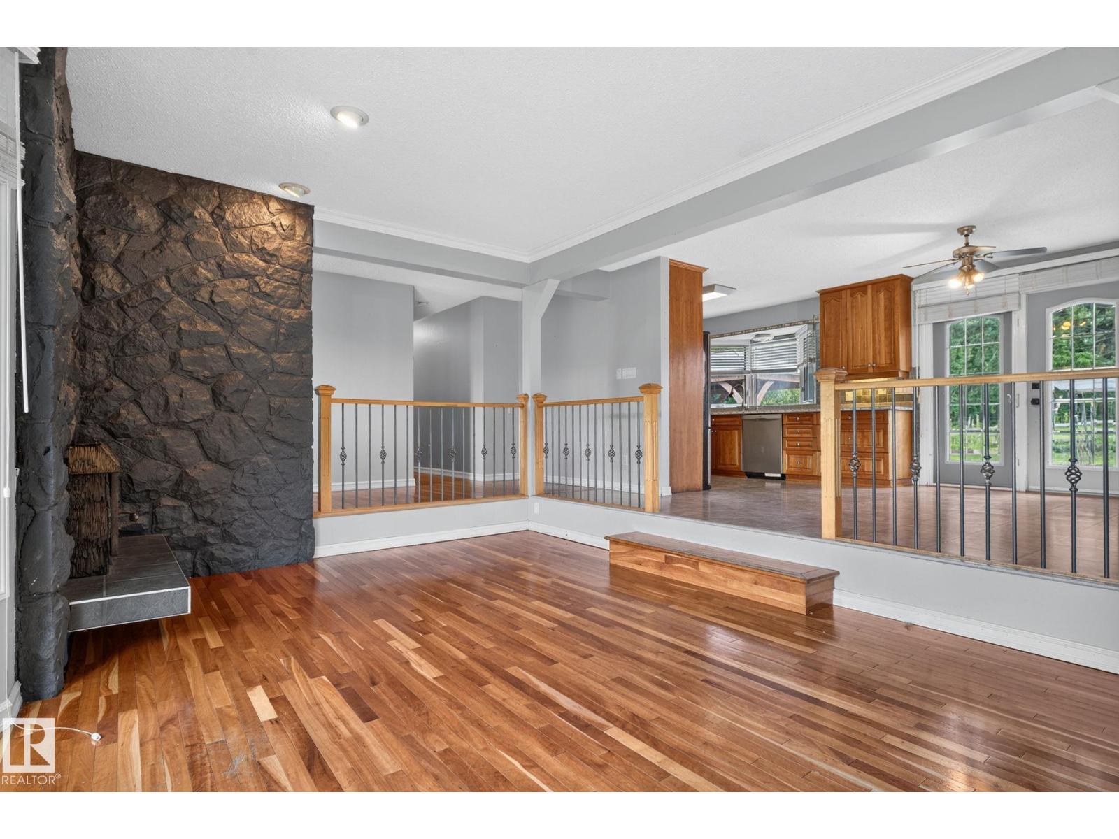 #25 52561 RGE ROAD 214 - 17