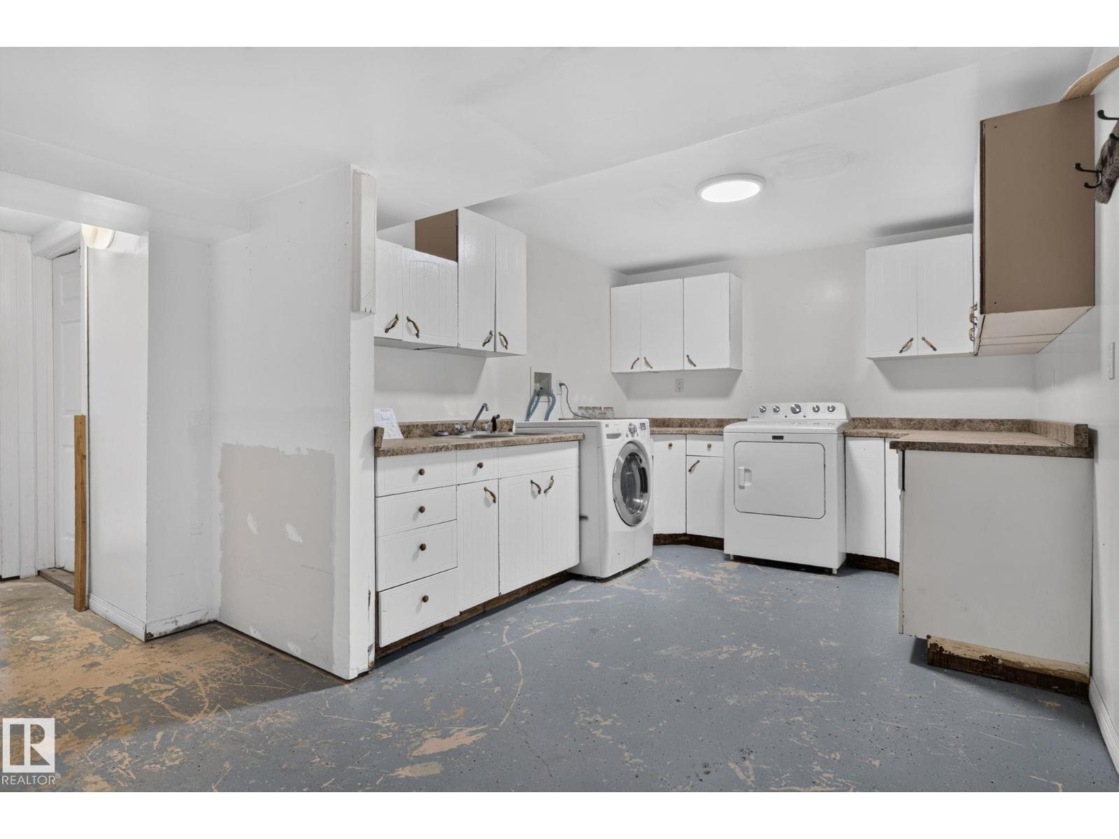 #25 52561 RGE ROAD 214 - 39
