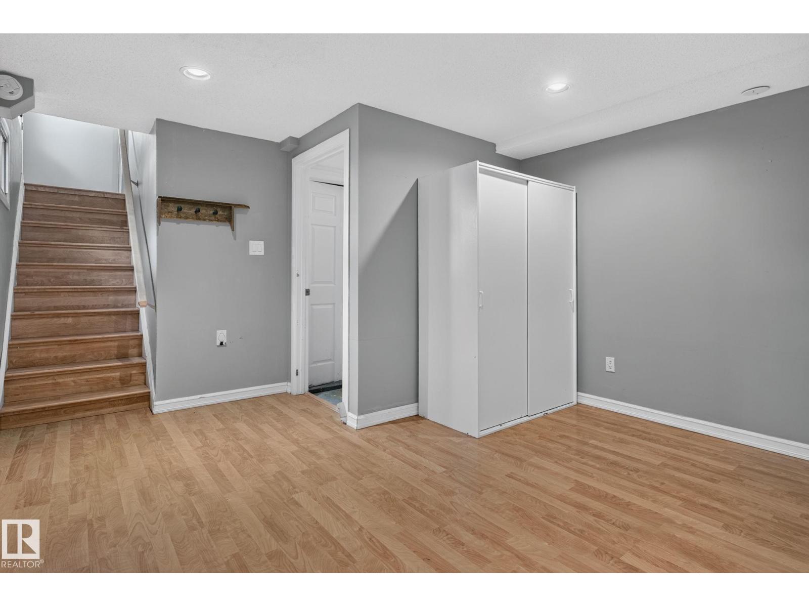 #25 52561 RGE ROAD 214 - 40