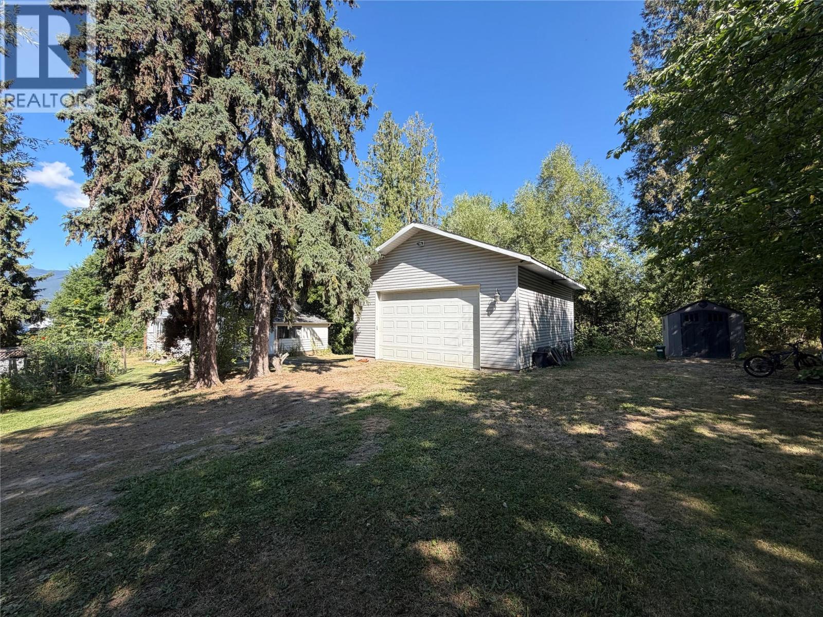 2370 Lakeshore Road NE - 33