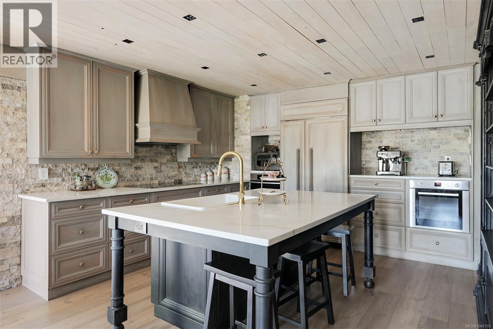 867 Victoria Ave - 22