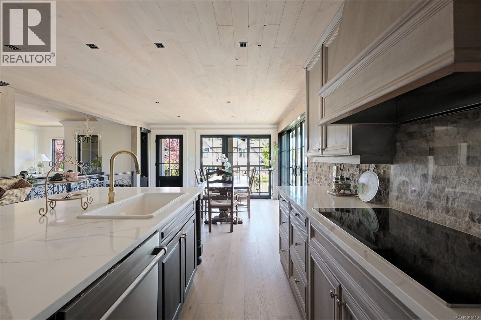 867 Victoria Ave - Image 18