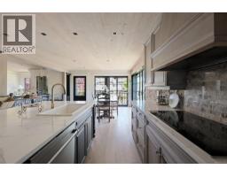 867 Victoria Ave, Oak Bay, BC V8S4N4 Photo 18