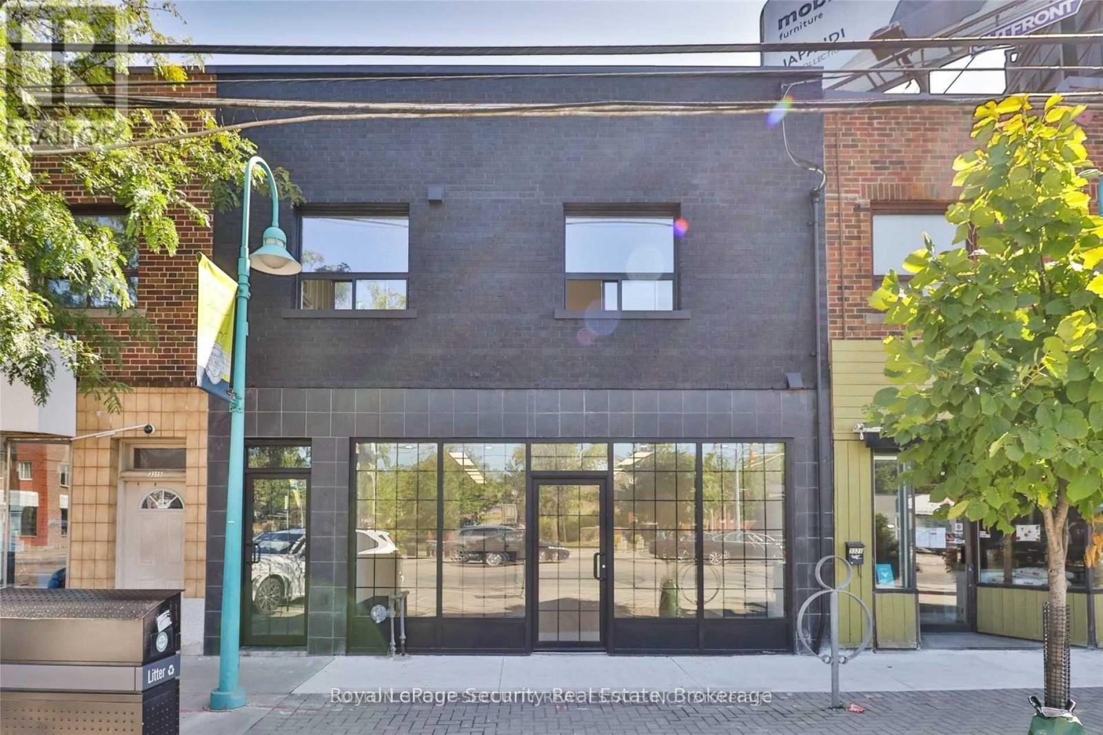Photo of 3317 Lake Shore Boulevard