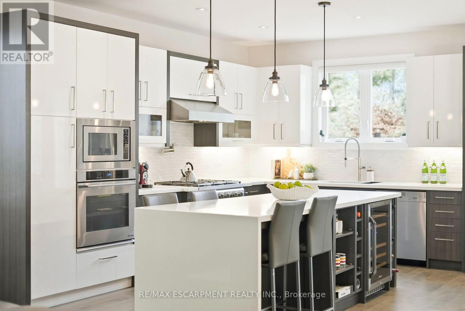 65 FOREST AVENUE - 14