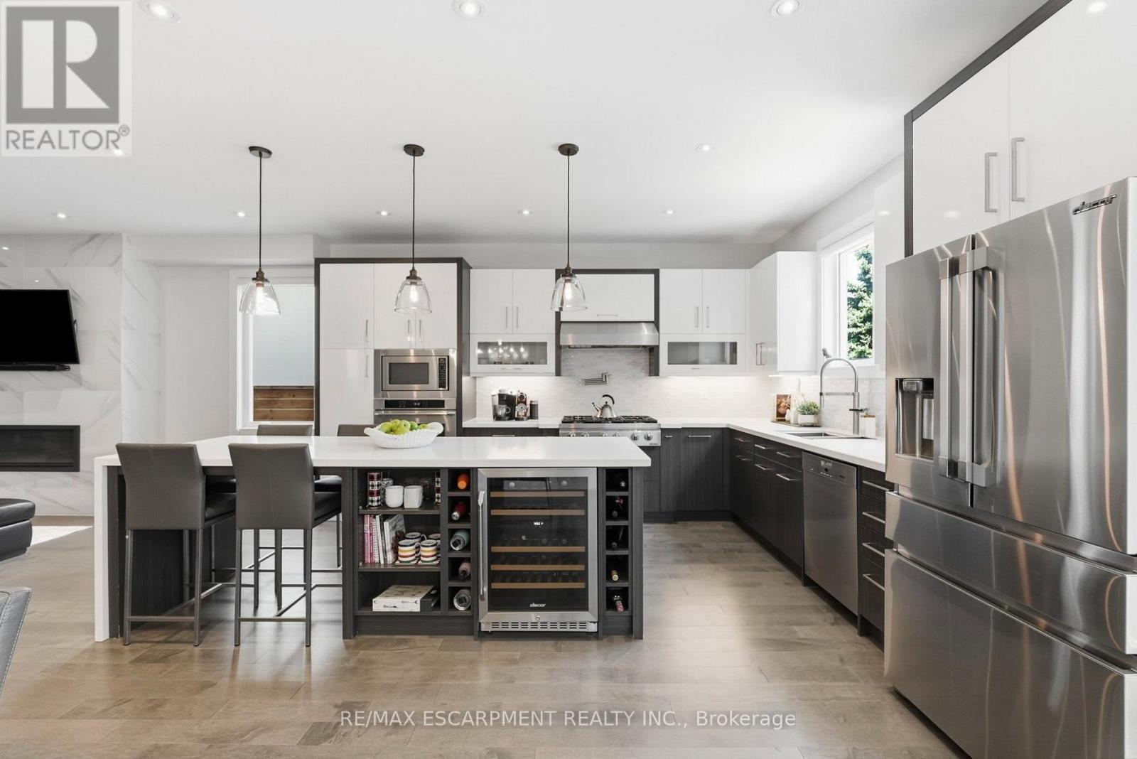 65 FOREST AVENUE - 18