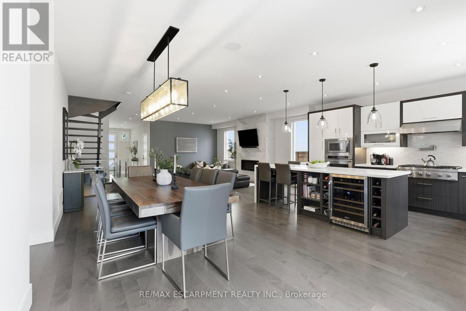 65 FOREST AVENUE - 19