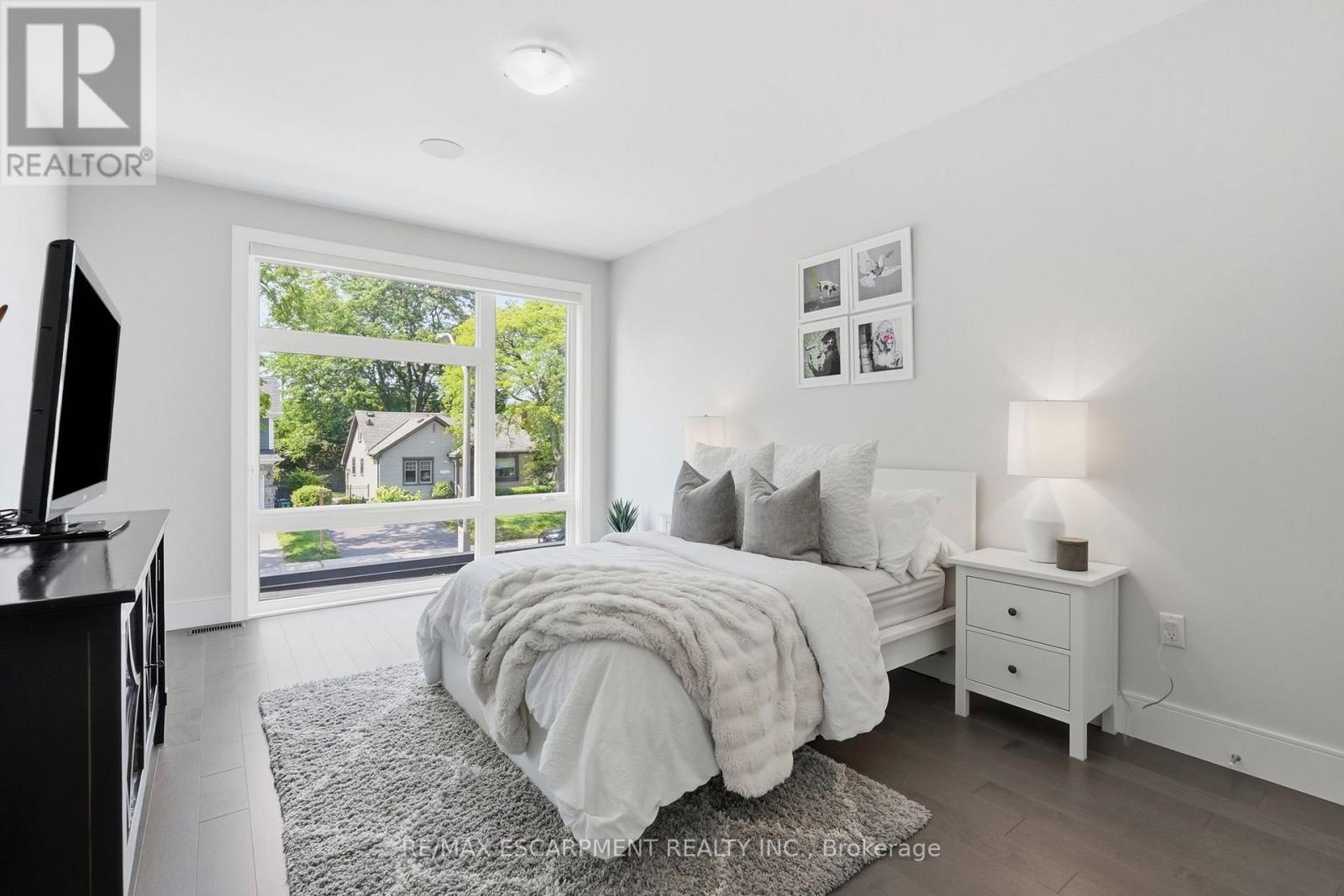 65 FOREST AVENUE - 33