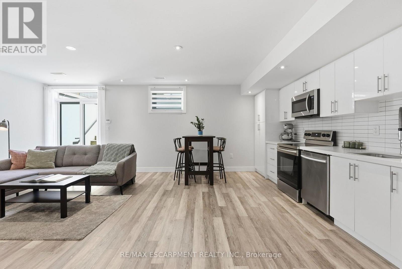 65 FOREST AVENUE - 42