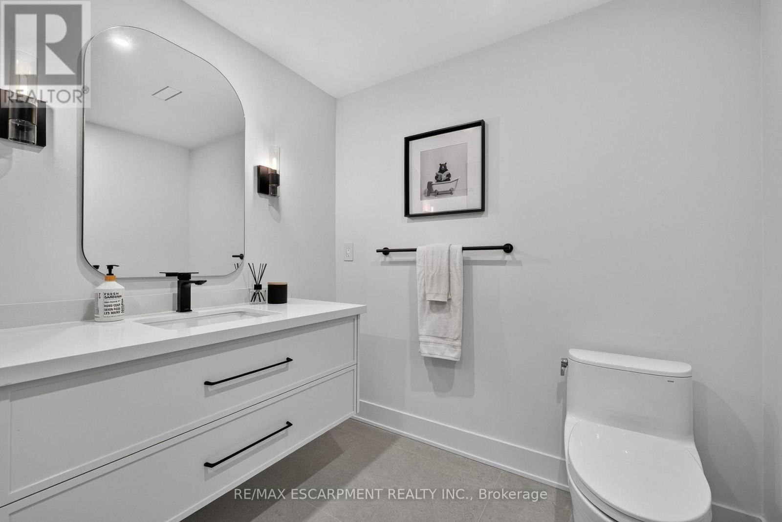 429 CLAREMONT CRESCENT - 41