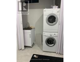 Bsmt - 284 Hickory Circle, Oakville, ON L6H4V1 Photo 10