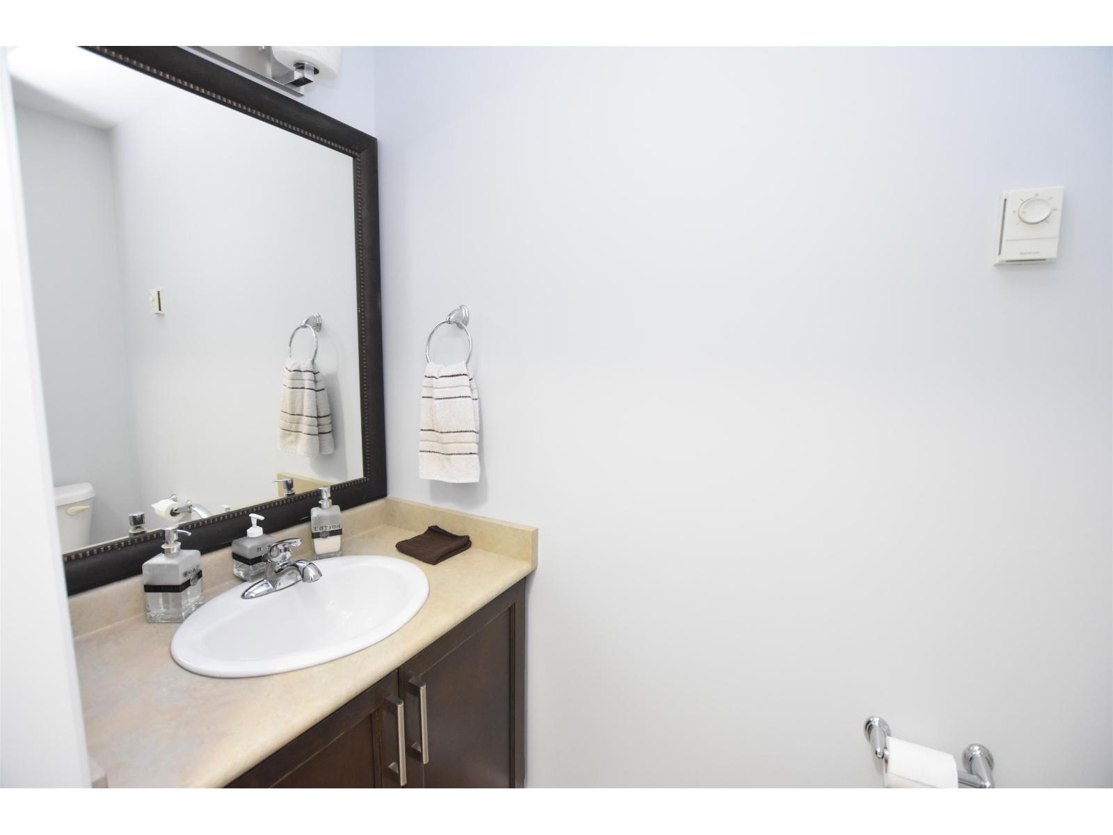 3 Bed, 2 Bath House for Sale in Surrey – 15402 96A AVENUE, Surrey – MLS# R3149964 - Image 28