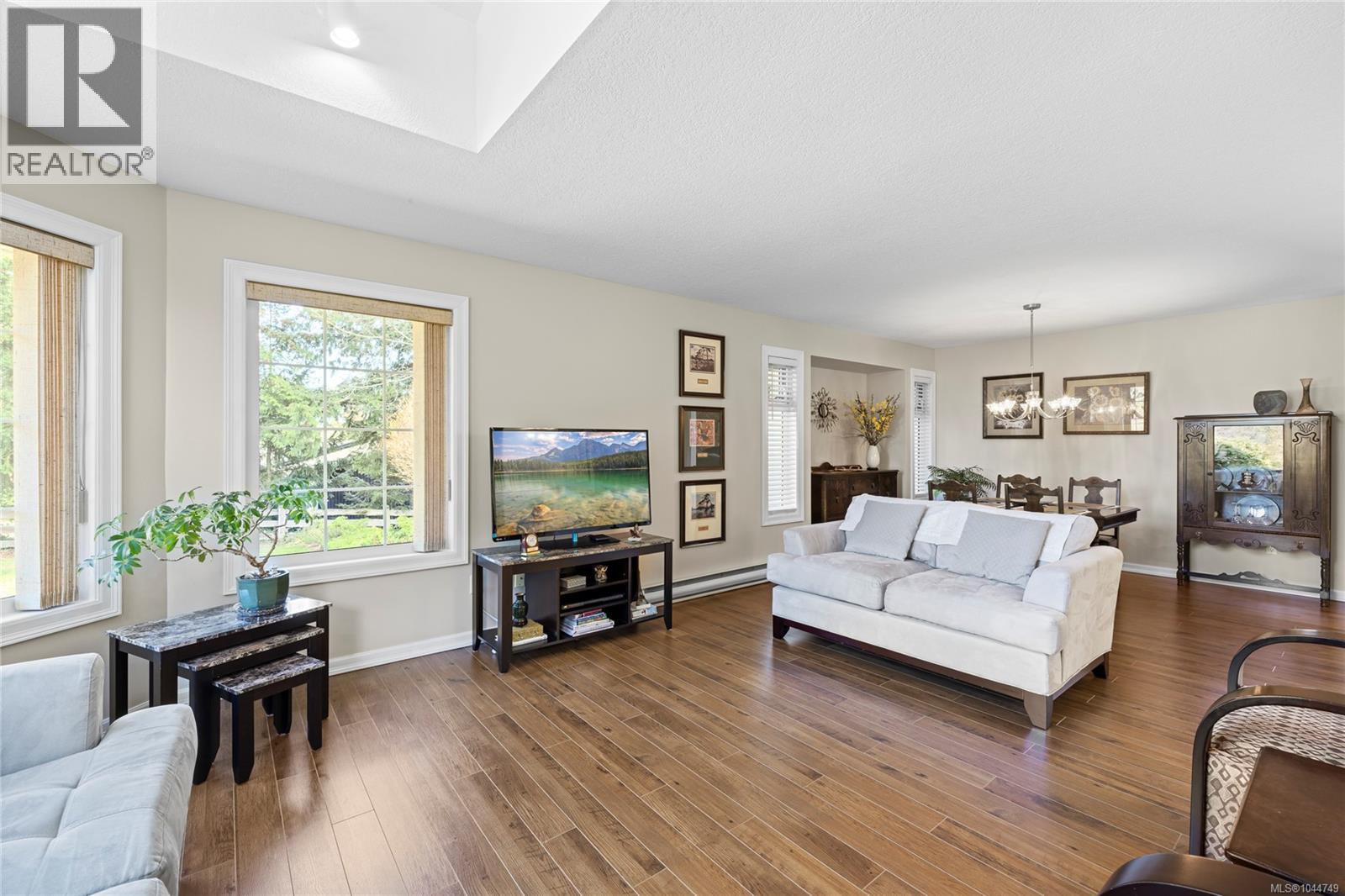 1848 Amelia Cres - 11