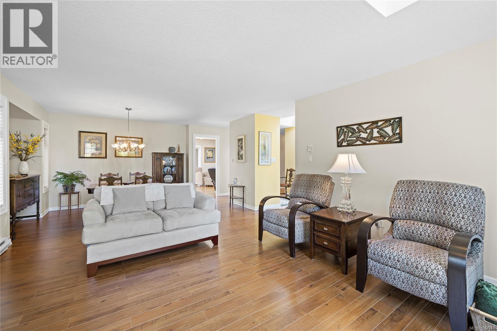 1848 Amelia Cres - 10