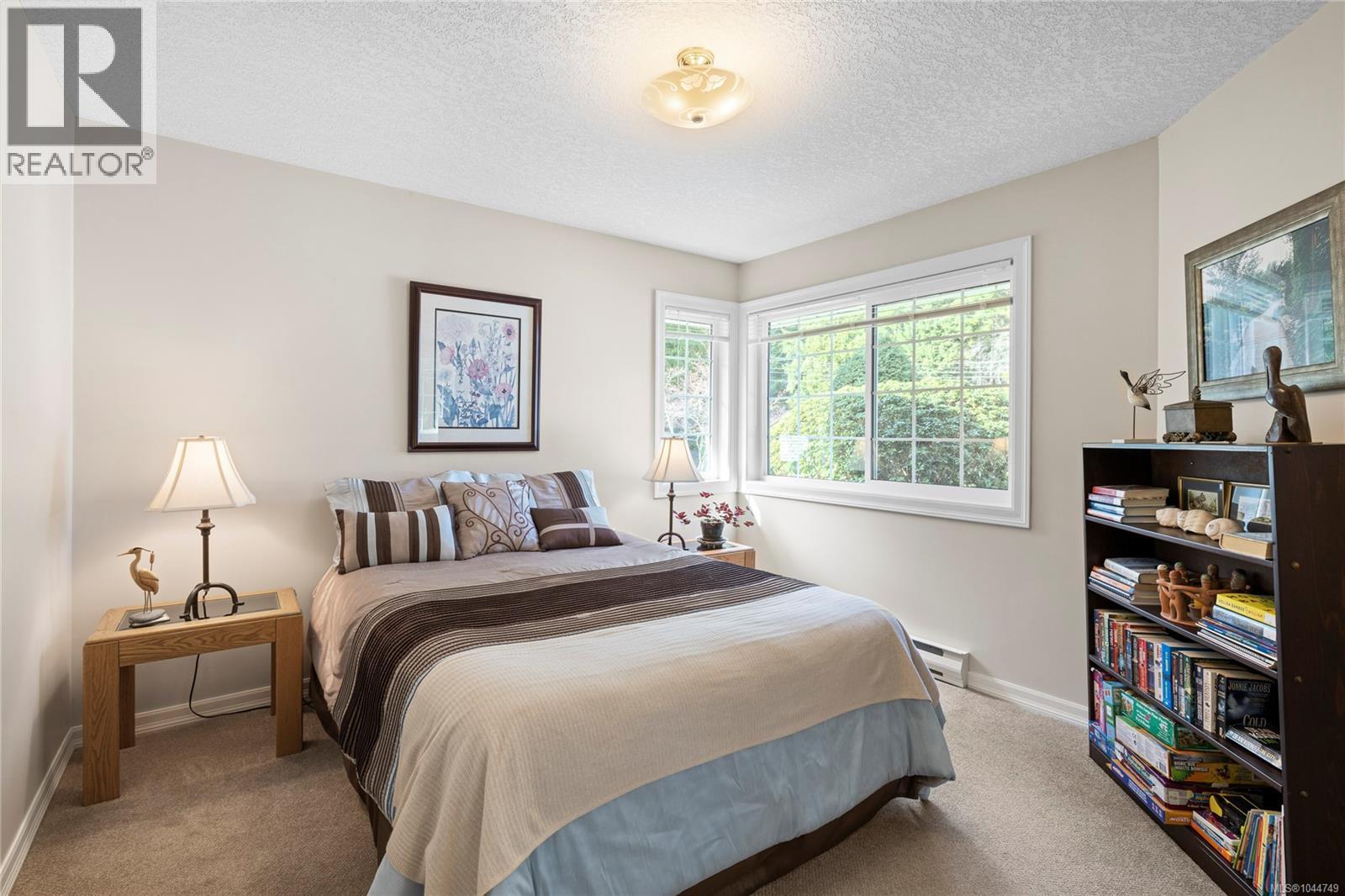 1848 Amelia Cres - 25