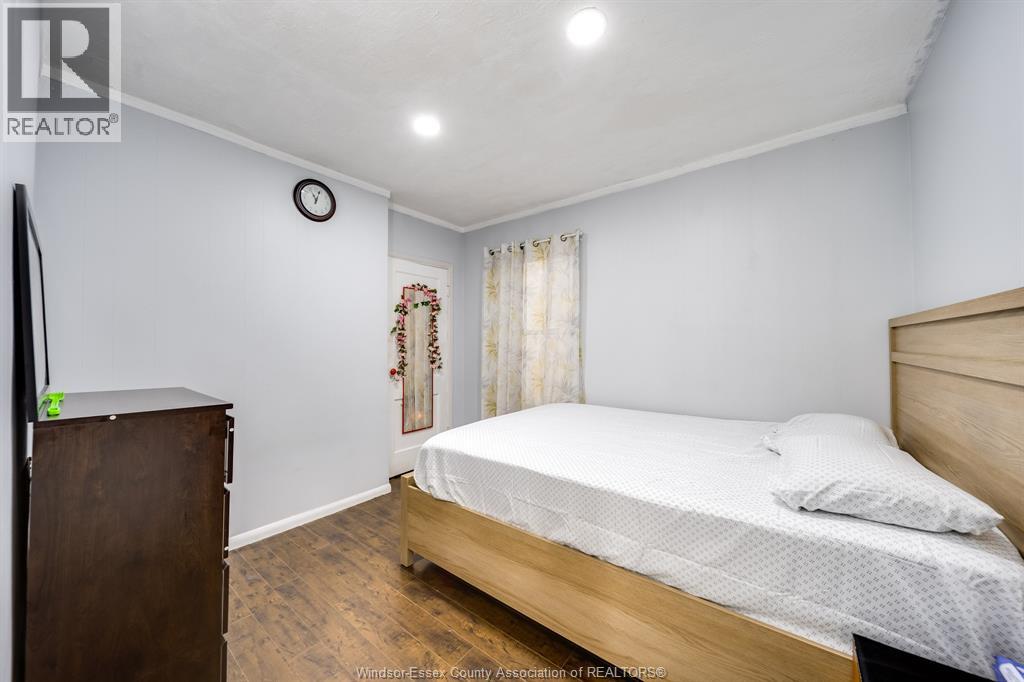 1170 PIERRE AVENUE - 19