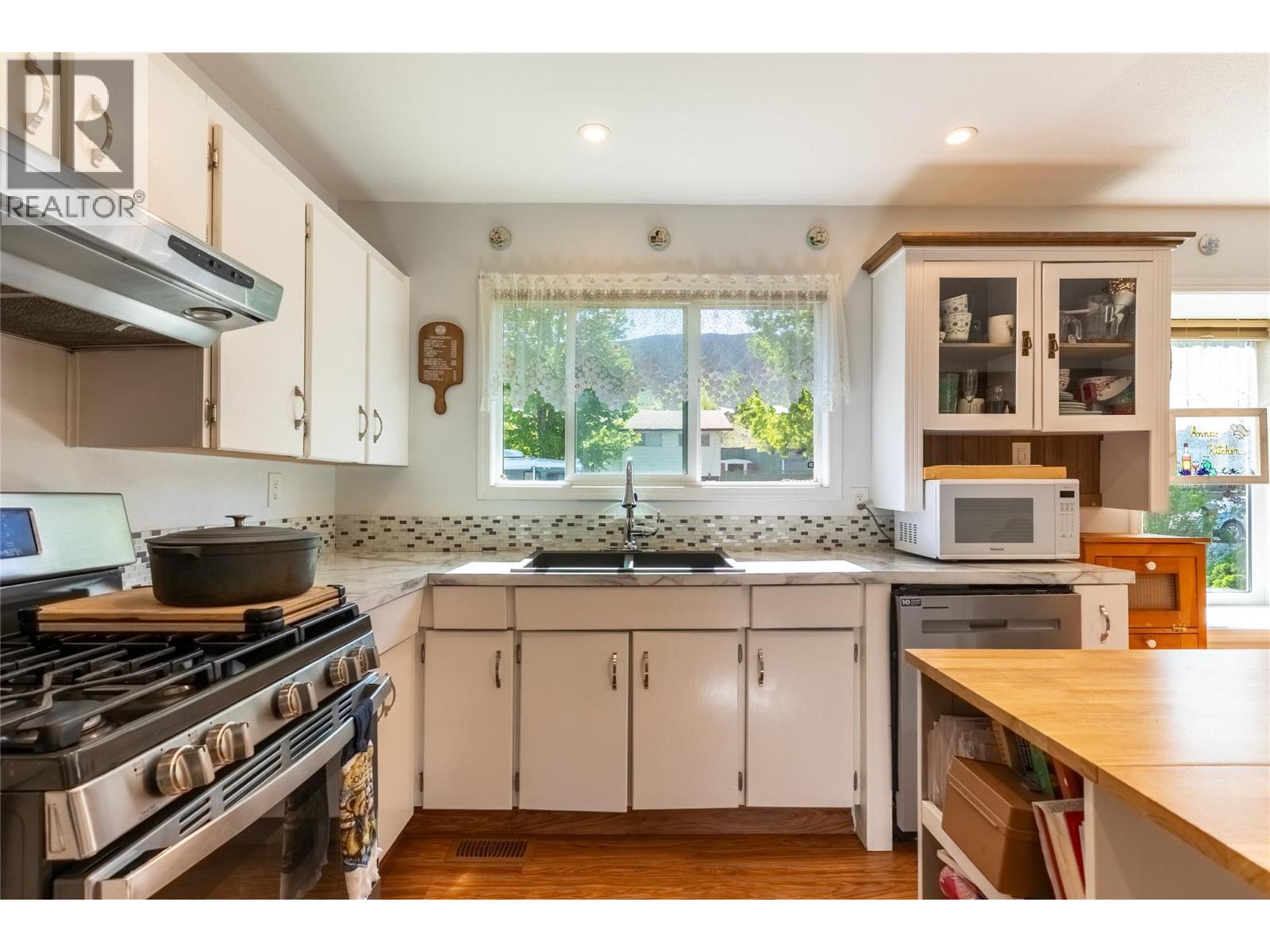 1254 HEUSTIS Drive - 22