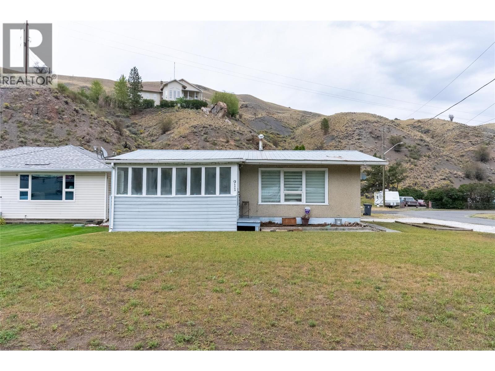 911 COLLINS Road, Cache Creek