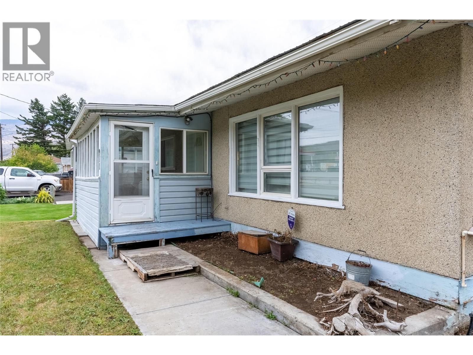 911 COLLINS Road, Cache Creek