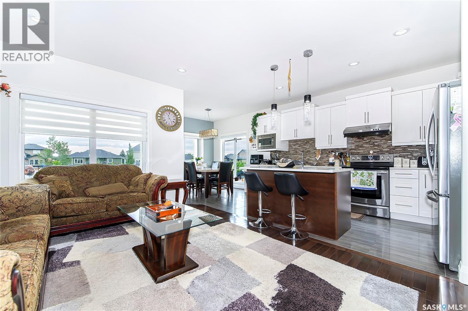 733 Gowan ROAD - 12